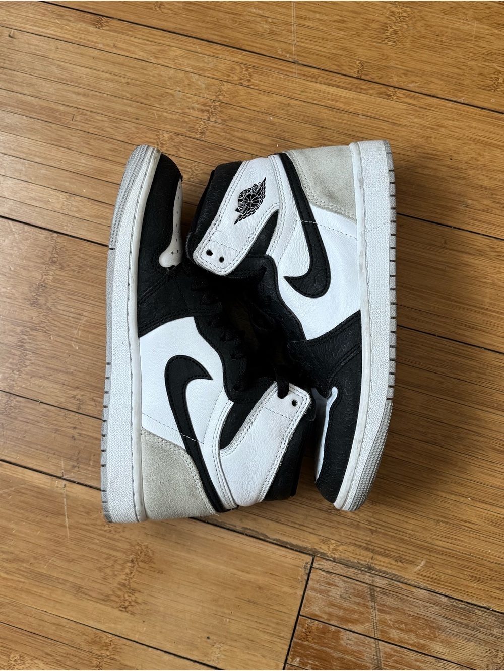 Nike Air Jordan 1 Mid Black White Gray